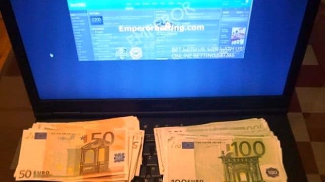 Cea mai nouă escrocherie. Cum sunt păcăliţi românii la casele de pariuri