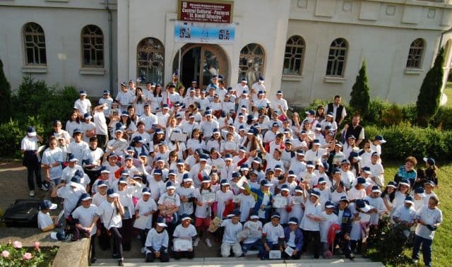 30 de copii din parohiile Șendriceni, Bucecea și Adăşeni, se bucură de taberele gratuite „Licăr de Lumină” - FOTO