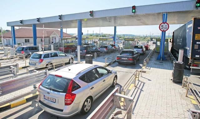 Peste 100.000 de şoferi care nu au achitat taxa de pod de la Feteşti. Ce riscă aceștia