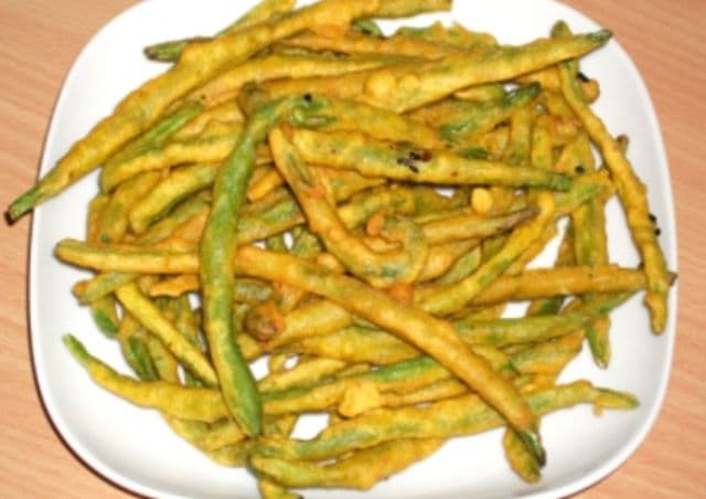 Păstăi de fasole verde cu usturoi