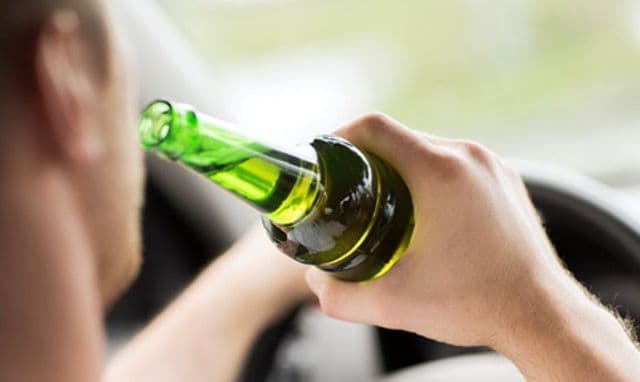 Avea permisul anulat și totuși a fost depistat conducând sub influența băuturilor alcoolice 