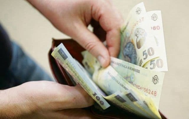 1000 de botoşăneni vor avea salariul de bază mai mare cu 12% începând cu luna august