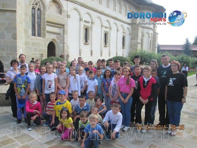 Excursie binemeritată pentru elevii din Ibănești: Pelerinaj în Maramureș - FOTO