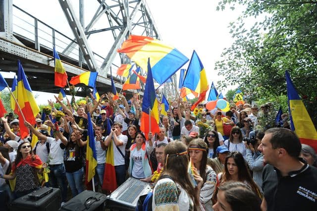 O mie de tineri care au pornit spre București - Au prins Trenul Unirii