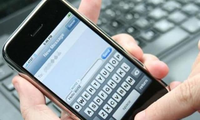 Cum îţi intră autorităţile în telefonul mobil. Una dintre cele mai mari companii de comunicaţii face un anunţ în premieră