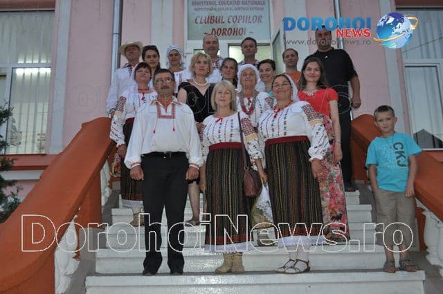 Program artistic susținut de oaspeți din Republica Moldova la Clubul Copiilor Dorohoi – FOTO