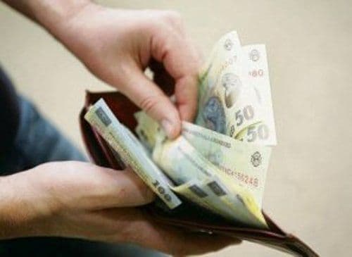 Angajaţii CJ Botoşani şi ai instituţiilor subordonate vor beneficia, din august, de salarii majorate