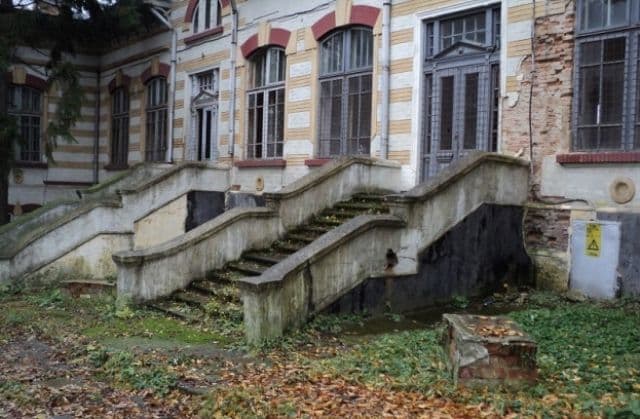 Primăria Dorohoi salvează de la dărâmare clădirea fostului cămin de fete de pe strada A.I. Cuza