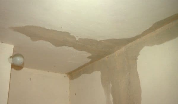 Surpriză pentru cei care locuiesc la bloc! Amenzi mari pentru cei care îşi inundă vecinii!