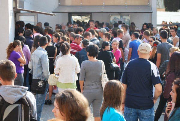 AJOFM Botoșani: Peste 380 de locuri de muncă vacante în județ