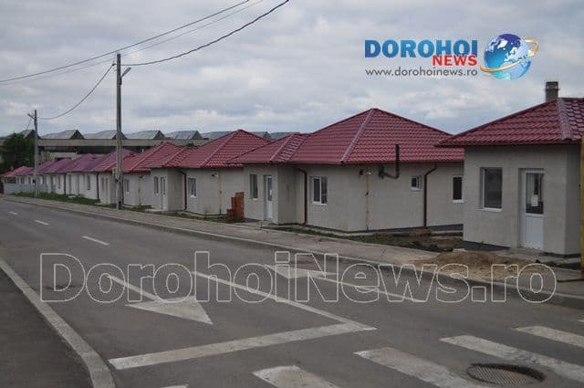 Cele 24 de case din Dumbrava Roșie au intrat în inventarul domeniului public al municipiului Dorohoi