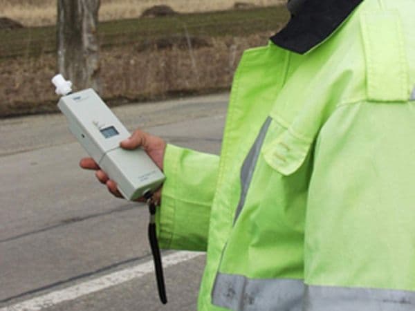 Conducători auto beţi, depistaţi în trafic de poliţiştii botoșăneni