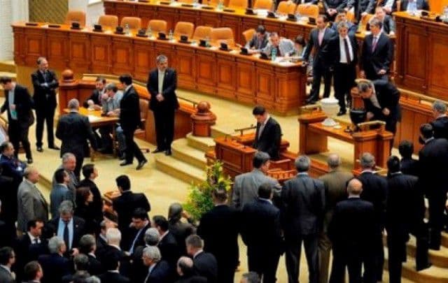 Sesiune extraordinară la Parlament pentru noul Cod fiscal