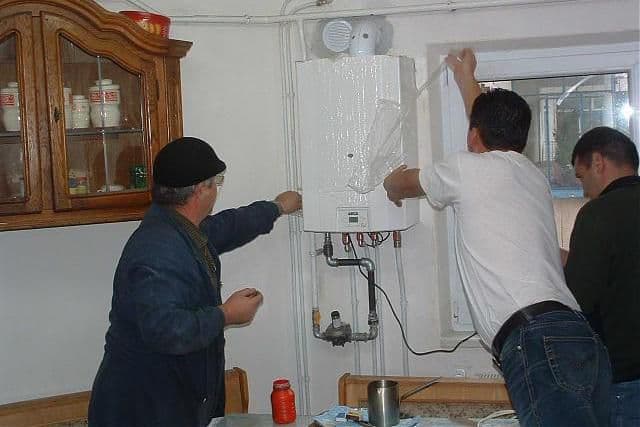 Atenție dorohoieni! Proprietarii de apartamente, obligați să schimbe centralele termice mai vechi de 10 ani