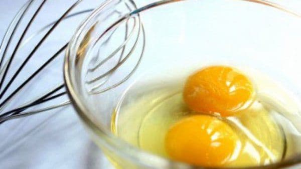 Părerea nutriționiștilor despre ce e mai sănătos: Oul întreg sau doar albuşul? 