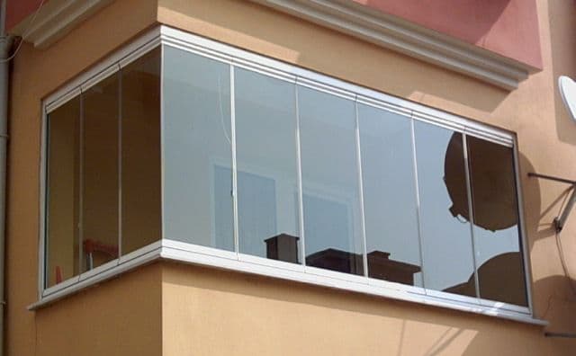 Amenzi usturătoare. Cât va trebui să platești dacă îți vei închide balconul