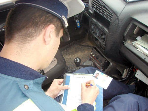 Un tânăr din Braești s-a urcat la volan deși nu avea permis de conducere