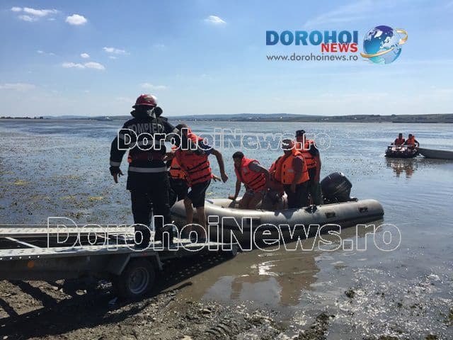 Desfășurare de forțe a pompierilor dorohoieni pe lacul de acumulare Rogojești - FOTO