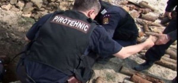 Descoperire mai puţin obişnuită şi periculoasă: Element de muniţie găsit în timp ce păştea vacile pe un imaş