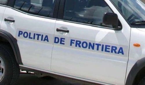 Tânăr prins de polițiștii de frontieră dorohoieni conducând un tractor pe drumurile publice fără permis de conducere