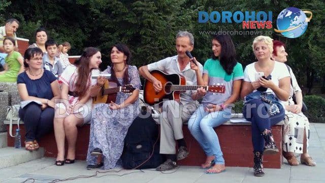 Delegaţie franceză prezentă în Cholet la „Seară de folk” - VIDEO/FOTO