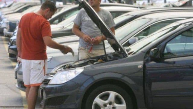 Cum aflăm kilometrii reali ai unei maşini second-hand