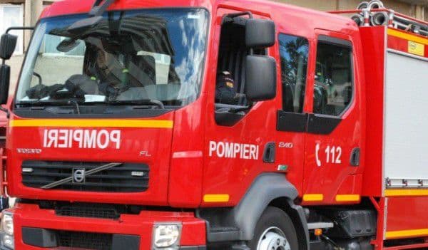Rapiditate din partea pompierilor: Casă din Saucenița salvată de la pârjol de pompierii dorohoieni