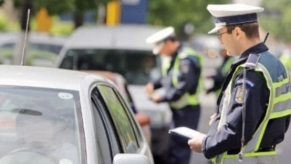 Aproape 100 de permise de conducere reținute și alte sute de sancțiuni aplicate de polițiștii botoșăneni 
