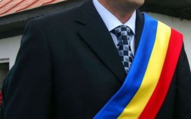 Ultima aroganță a aleșilor: primarii vor să iasă la pensie mai devreme. „E muncă grea”