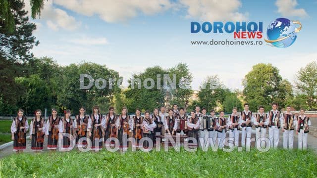 Orchestra Mugurelul va acompania concurenții la Festivalul „Moștenite din bătrâni”, Vorona 2015