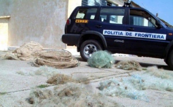 Cetățeni depistaţi la braconaj în zorii zilei de către polițiștii de frontieră botoșăneni