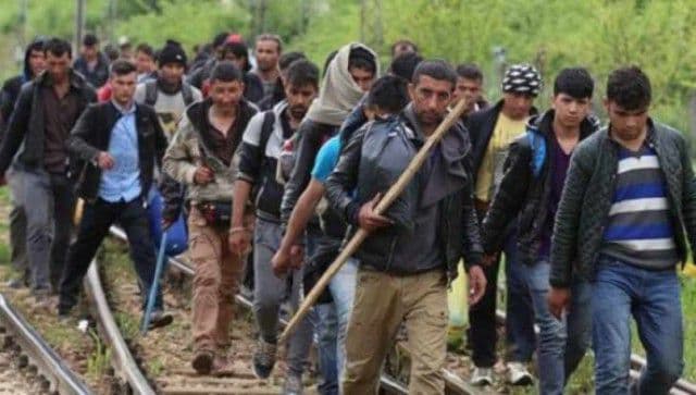 Alarmă teroristă în Europa! 4.000 de jihadişti din Statul Islamic s-au strecurat printre refugiaţi!