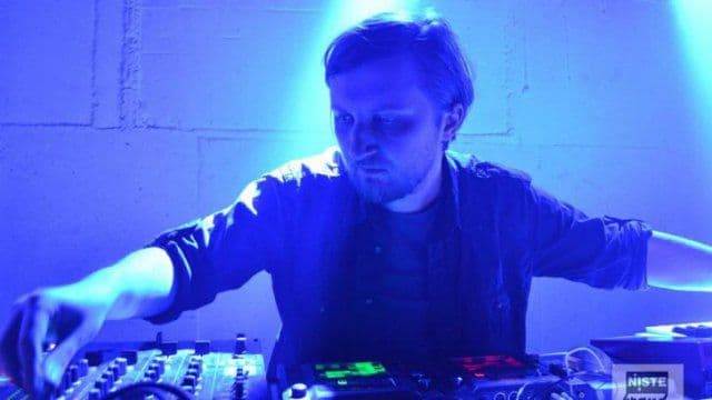 Un muzician din România a lansat o aplicaţie inedită. Cum poţi să „te plimbi” într-un cântec