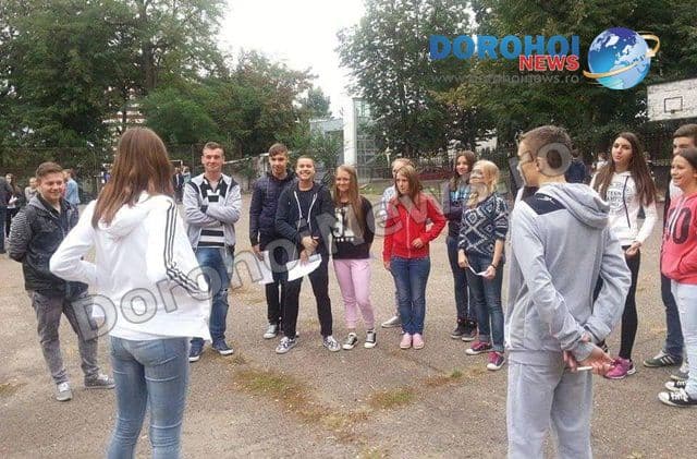 Colegiul Naţional „Grigore Ghica” Dorohoi a intrat deja în atmosfera noului an şcolar - FOTO