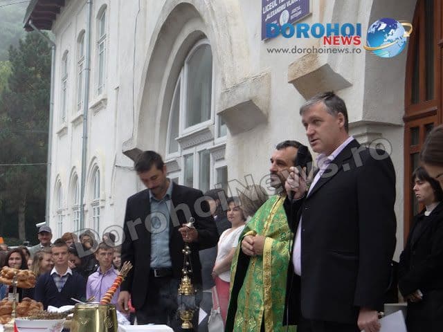 Festivitatea de deschidere a noului an școlar, la Liceul Tehnologic „Al. Vlahuţă” Şendriceni - FOTO