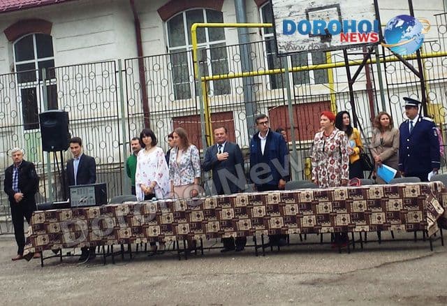 Colegiul Naţional „Grigore Ghica”, Dorohoi, şi-a deschis din nou porţile - FOTO