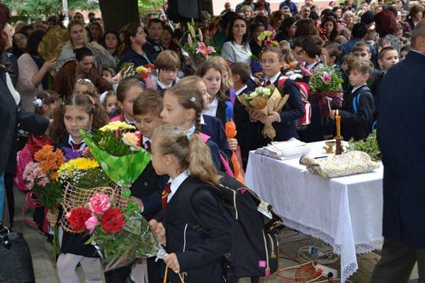 Scoala Gimnazială „Spiru Haret” Dorohoi își deschide porțile pentru un nou an școlar - FOTO