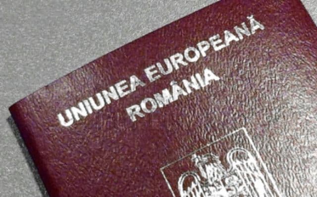 Toţi moldovenii cu cetăţenie română trebuie să ştie asta! Legea care va intra în vigoare din 2016