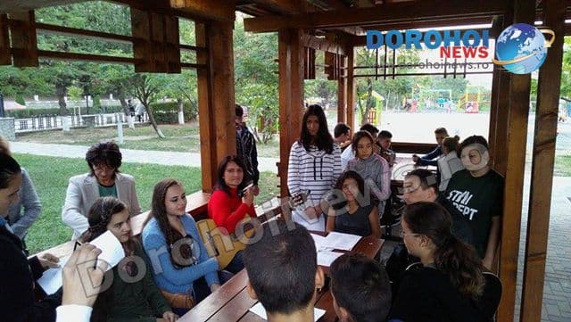O ultimă seară închinată împărăţiei frunzelor în parcul „Cholet” din Dorohoi - FOTO