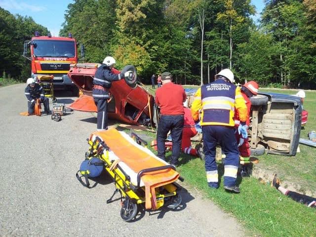 Acțiune de amploare a pompierilor botoșăneni! 30 de persoane rănite într-un accident!