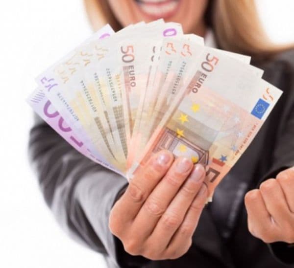  Grupul MOL invită studenții români să concureze pentru premii de 25.000 de euro si oportunitatea unei cariere în industria petrolieră
