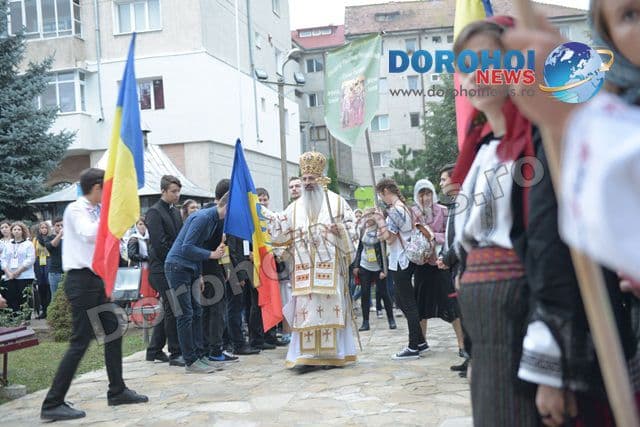 Peste 450 de participanți la evenimentul „Tânărul Botoșănean” alături de Înaltpreasfinţitului Părinte Teofan - FOTO