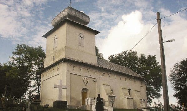 Chemare la rugăciune: Slujba Sfântului Maslu la parohia „Sfinții voievozi Mihail și Gavril” Gherghel