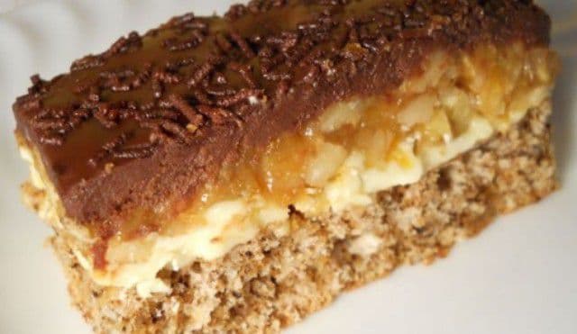 Prăjitură cu nucă și caramel