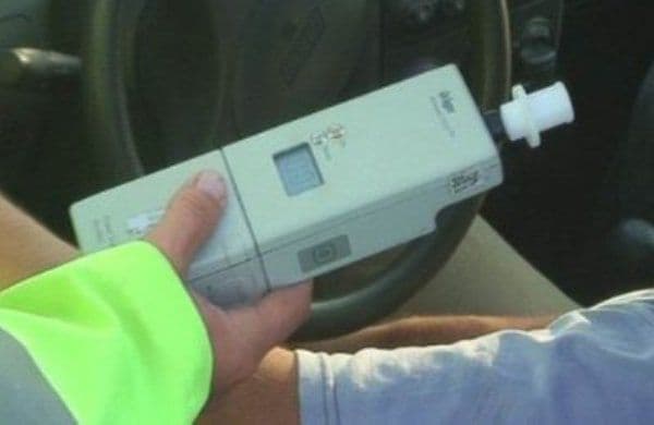Septuagenar fără permis, depistat în trafic sub influența băuturilor alcoolice