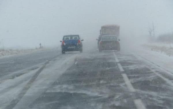Atenție șoferi! Avertizare COD PORTOCALIU de ninsori și intensificări ale vântului în județele Suceava și Neamț