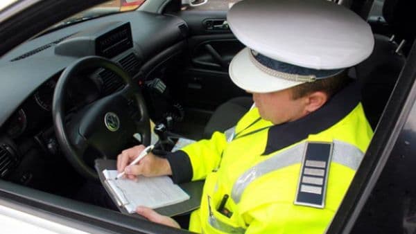Un şofer beat şi fără permis implicat într-un accident a refuzat recoltarea de probe biologice