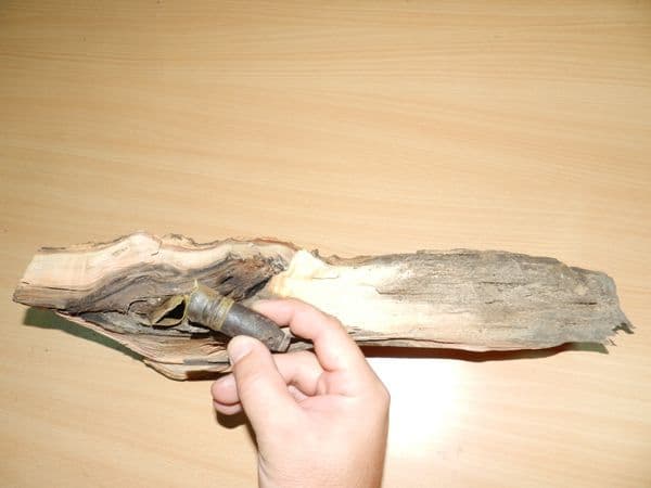  Tragedie evitată aseară de un botoșănean! De la o lovitură de topor se putea ajunge la o explozie - FOTO