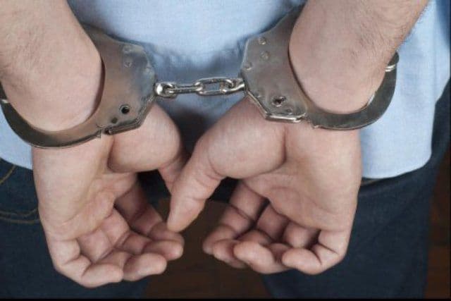 Toţi jurnaliştii unui ziar, reţinuţi pentru şantaj. Printre victime s-ar afla primari și afaceriști