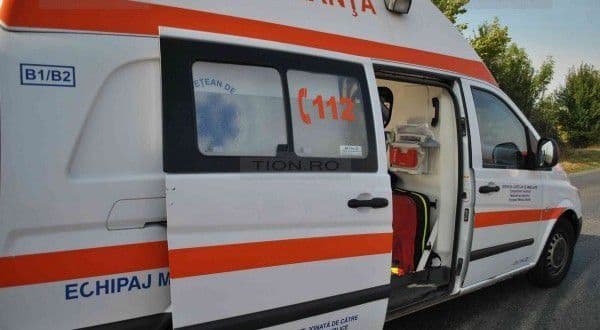 Bărbat de 71 de ani din Hudești, transportat de urgență la Spitalul Municipiului Dorohoi, în urma unui accident